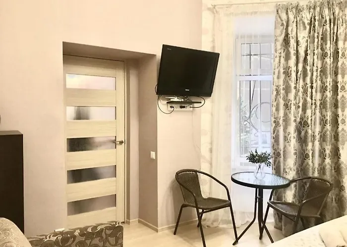 з тихим двориком * Львов