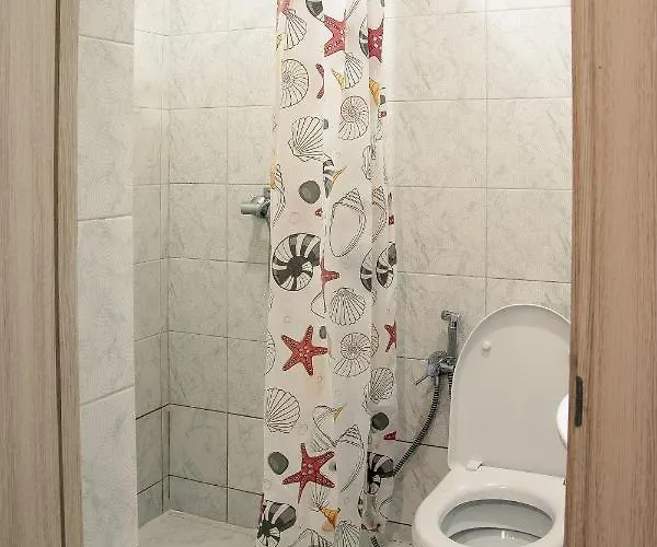 з тихим двориком 公寓 *